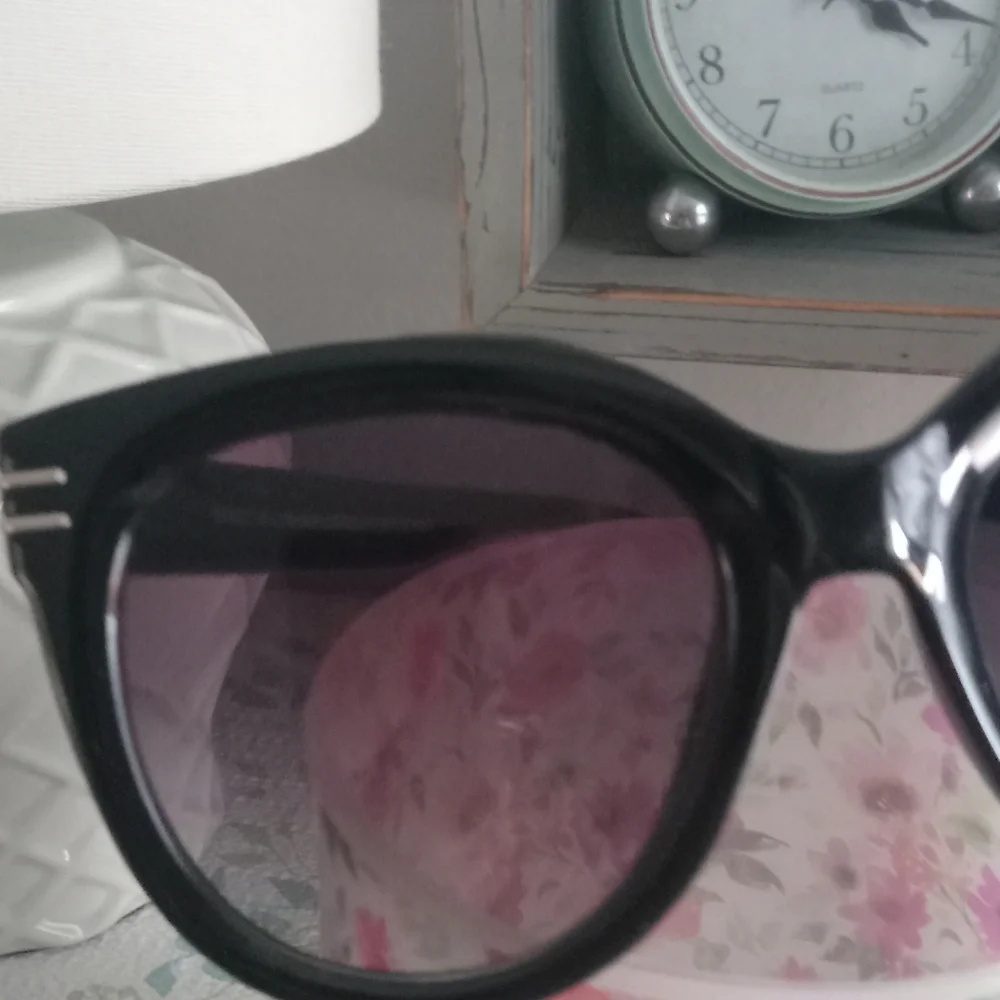 Black Cat Eye Sunglasses - Picture 2 of 5